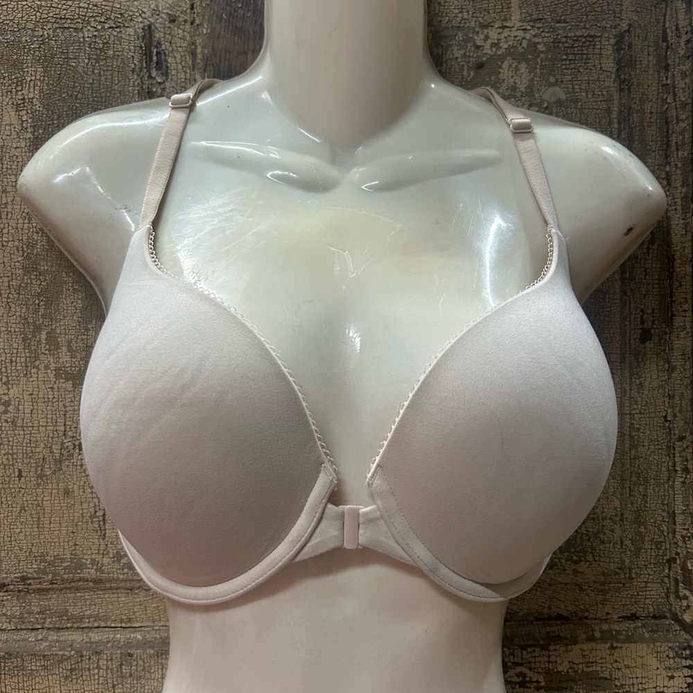 Victoria's Secret Light Cream Underwire Bra